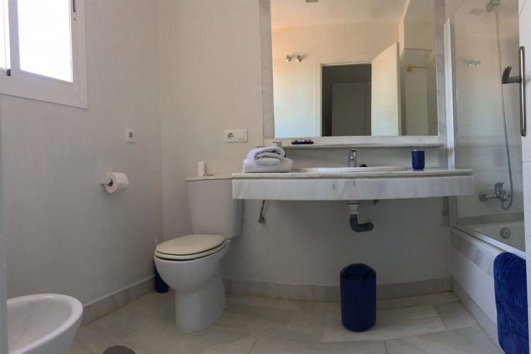 BAÑO DORMITORIO PRINCIPAL